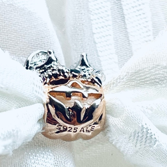 🎃 NWOT Mickey & Minnie Mouse Halloween Pumpkin Charm 🐭 - Picture 8 of 13